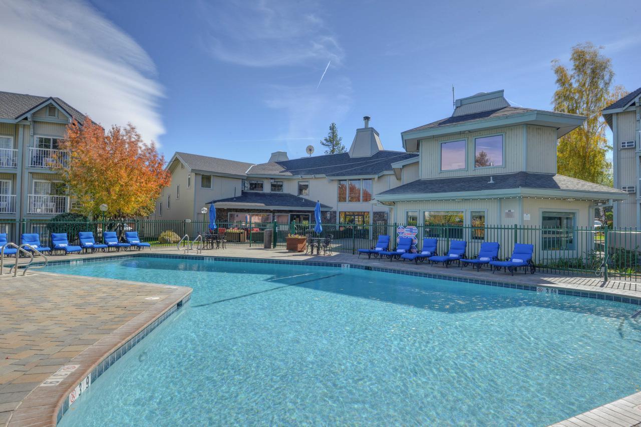 Retreat & At Tahoe 3*